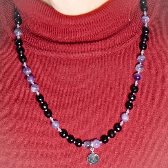 Amethyst, Black Agate,  Ying-yang necklace - Picture 5 of 5